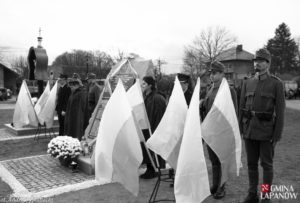 Święto Niepodległości - odsłonięcie pomnika w Grabiu